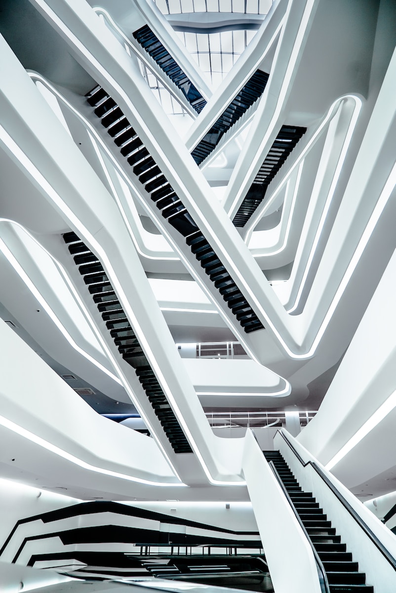 a very tall building with a bunch of stairs